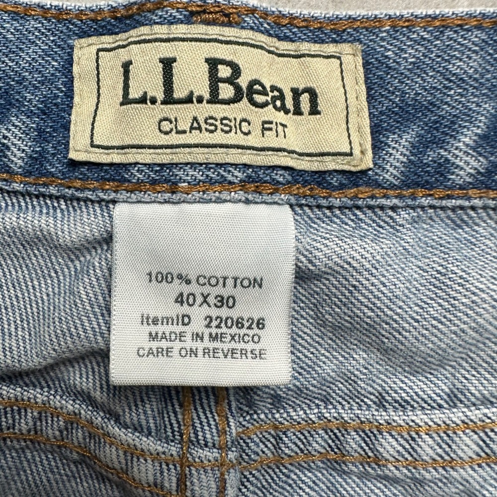 LL Bean Classic Fit Jeans Mens 40x30 Light Wash Blue Cotton Denim Straight Leg - Picture 4 of 12